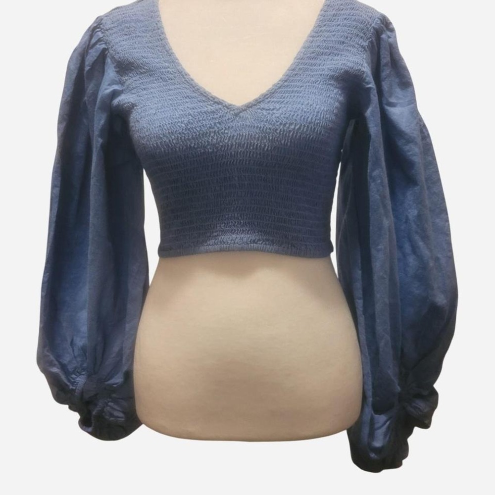 Forever 21 Blue cotton crop top  smocked bodice with Poet‎ puffy sleeves